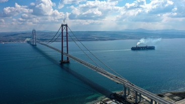 Record-breaking suspension bridge between Europe and Asia is now open