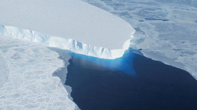 Geoengineering polar glaciers to decelerate ice melting