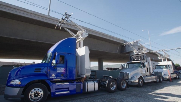 First US electric highway for trucks opens in California