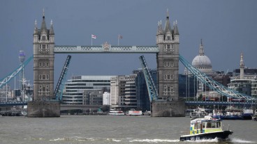 For the second time within a year, the London landmark Tower Bridge stuck open due to a technical failure