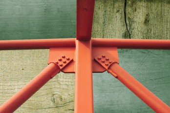 Steel or Timber? Carbon footprint of truss structures can be reduced with the aid of new studies
