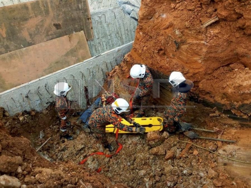 Bridge Collapse In Malaysia One Construction Worker Killed Thecivilengineer Org