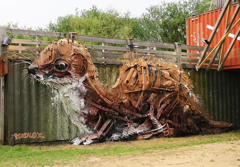 trash animal sculpture 9