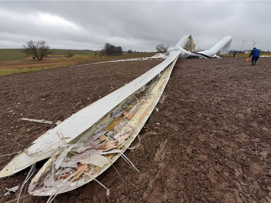 German Turbine collapse2
