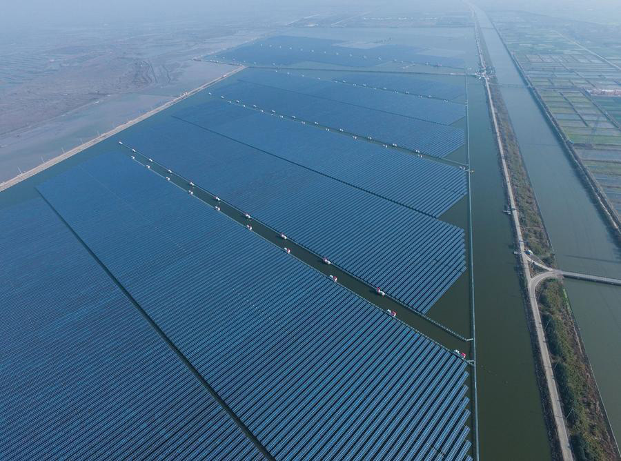 photovoltaic power station on fish farm 8