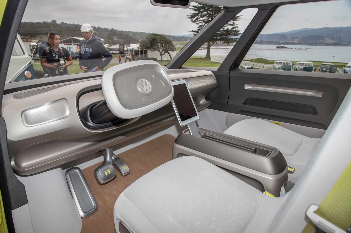 Volkswagen hippy van electric3